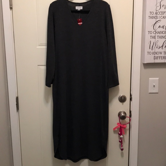 Avenue Dresses & Skirts - NWT Avenue Charcoal Grey long knit dress